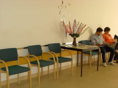 Sitzkissen in Roentgen-Wartebereich